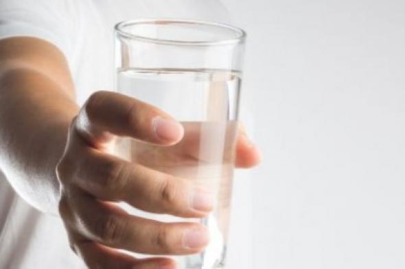 هل نحتاج لشرب لترين من الماء يوميا؟