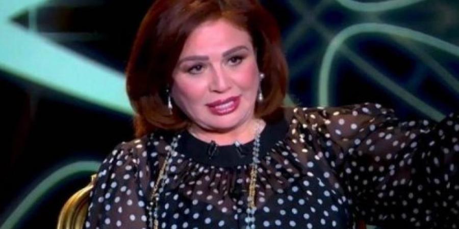 الفنانة المصرية إلهام شاهين في صدام مباشر وتثير ضجة كبيرة بخطوة صادمة ومحرمة شرعا وتدخل في مواجهة مع عائلتها والازهر يتدخل ويحسم الجدل